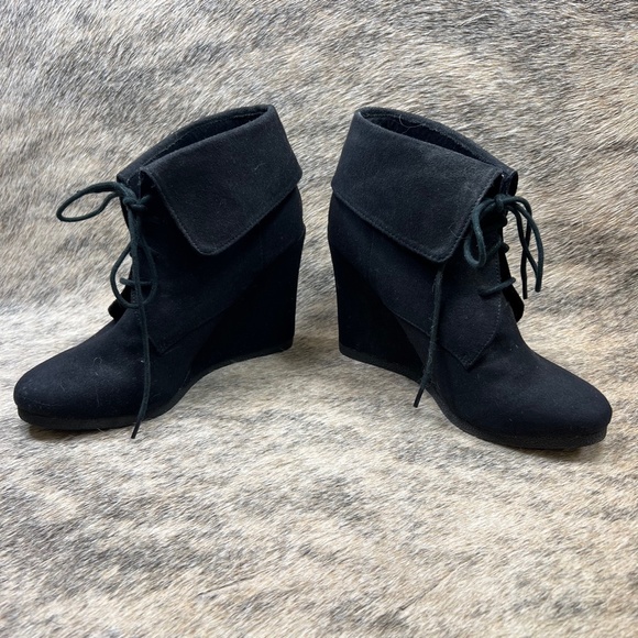 Mossimo Black Wedge Booties - Picture 2 of 7